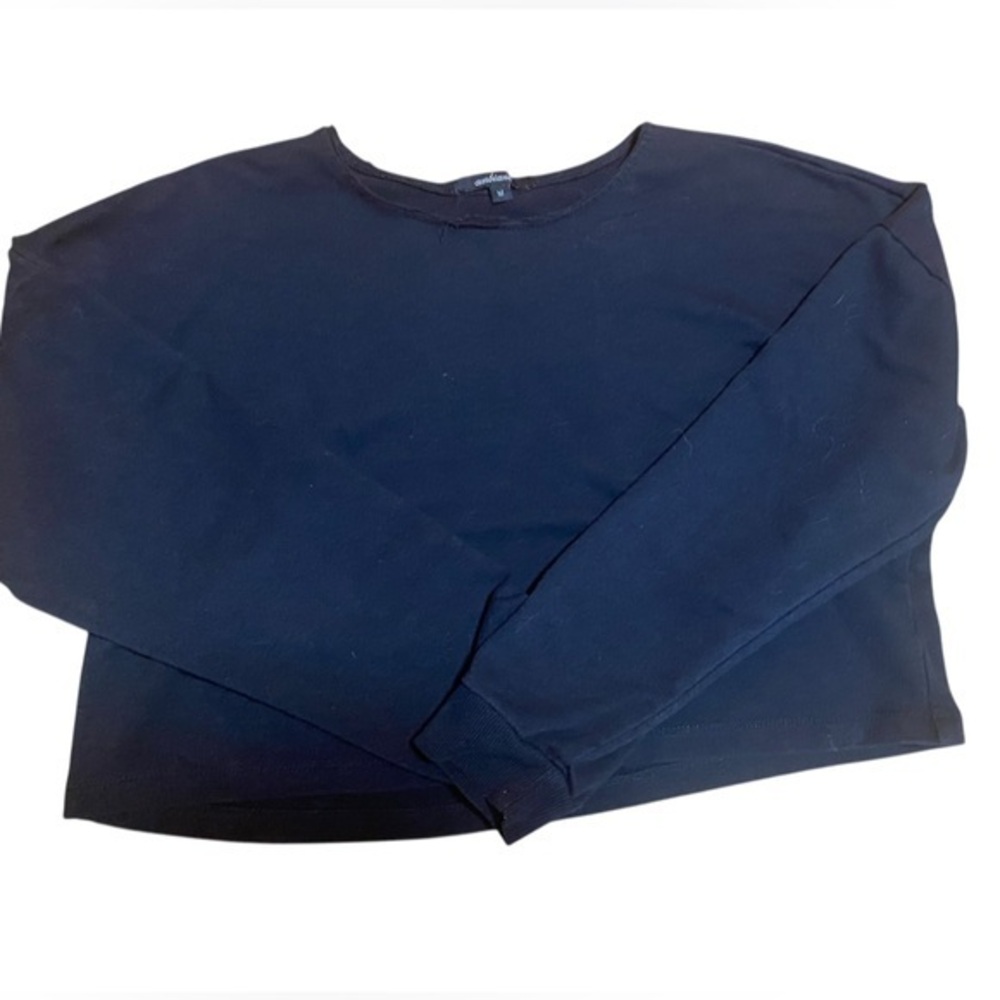 Ambiance Size Medium Cropped Black Long Sleeve Top